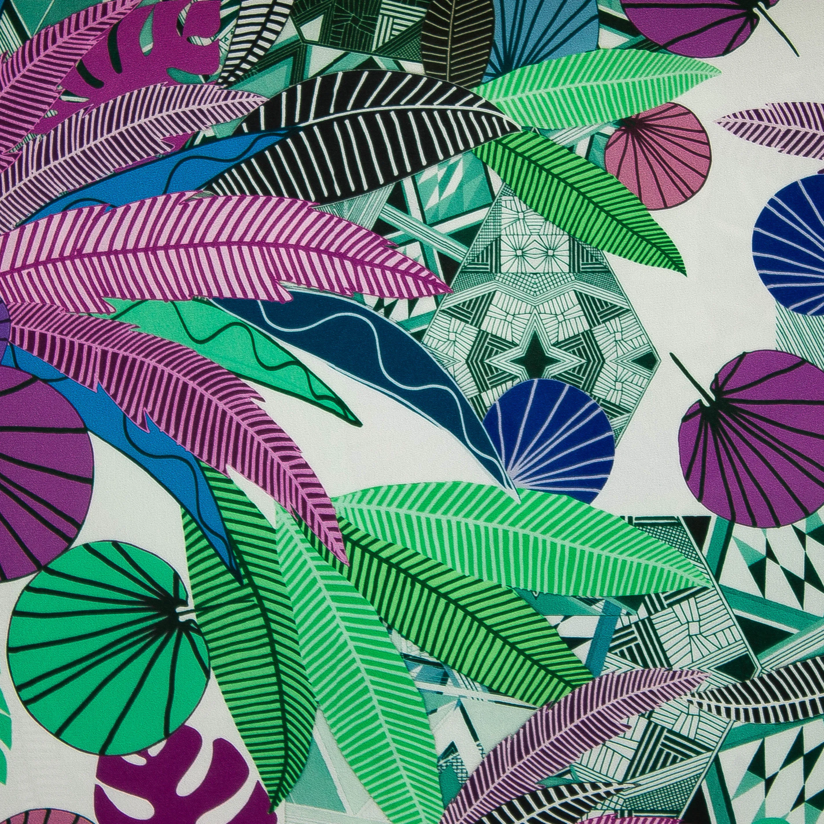 Polyester tricot wit met blauwe, paarse, groen en roze bladeren